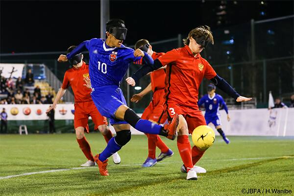 ブラインドサッカーの試合写真
