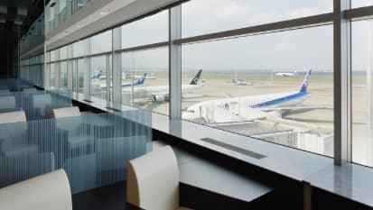 ANAラウンジから見た機材