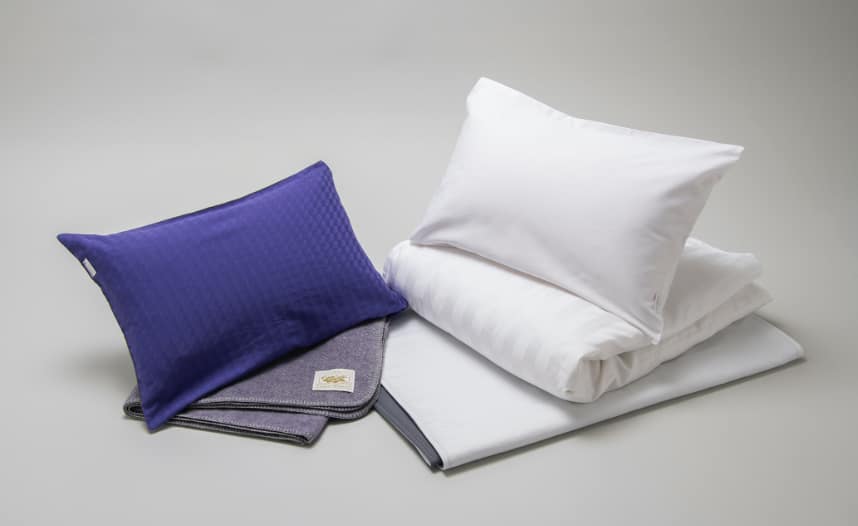 ベッドパッド、コンフォーター、枕、ブランケット