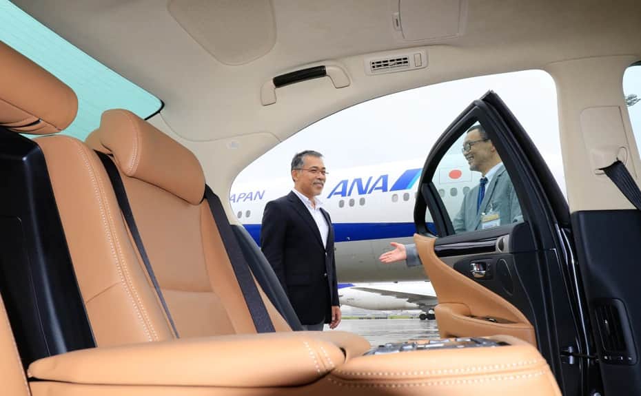 お客様を専用車へご案内